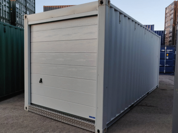 Nuevo contenedor 20′ (6 metros) | 20’DD Con puertas adicionales | MCKU2004798 – TALLINN (con puerta elevable) Gris claro