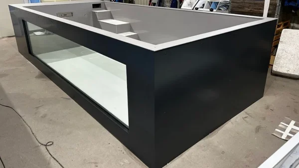 1-43 Piscina de polipropileno de 6.5m x 2.5m con una ventana de 4m